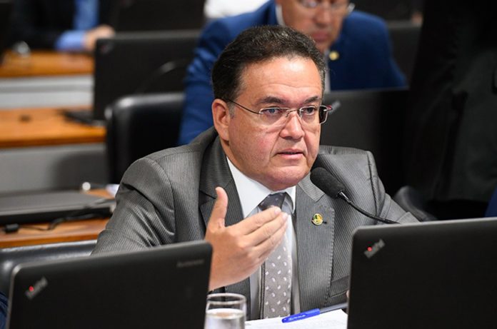roberto rocha senador